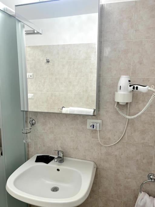Hotel Virginia Apartaments - Stazione Termini Rzym Zewnętrze zdjęcie