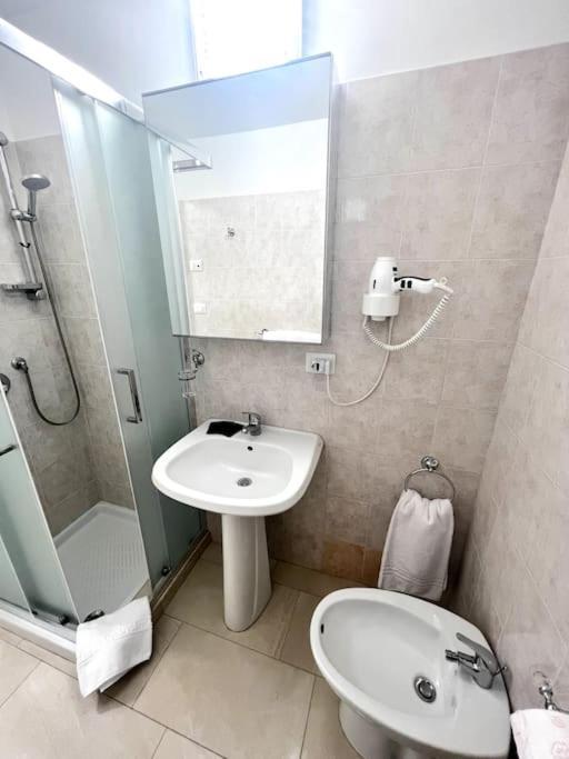 Hotel Virginia Apartaments - Stazione Termini Rzym Zewnętrze zdjęcie